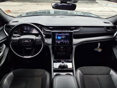 2025 Jeep Grand Cherokee Altitude 4x2