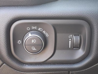 2022 RAM 1500 Lone Star Crew Cab 4x4 5'7" Box