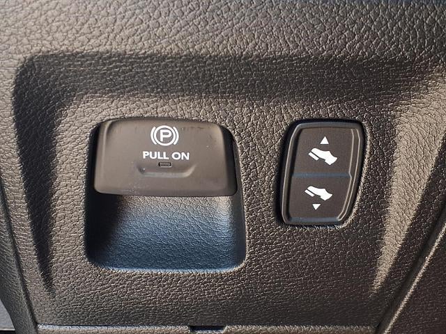 2023 RAM 1500 Lone Star Quad Cab 4x4 6'4" Box