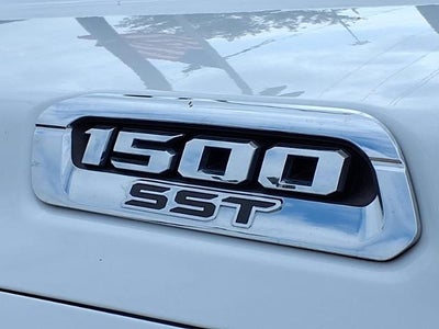 2025 RAM 1500 Laramie Crew Cab 4x4 5'7" Box