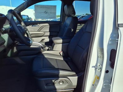 2025 Chevrolet Colorado WT/LT