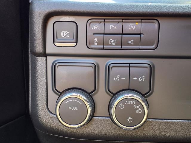 2025 Chevrolet Suburban LT