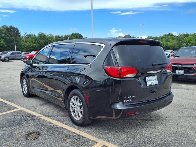 2023 Chrysler Voyager LX