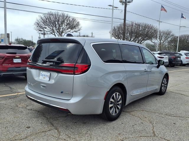 2023 Chrysler Pacifica Hybrid Limited
