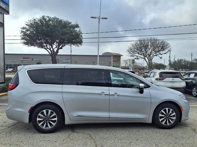 2023 Chrysler Pacifica Hybrid Limited