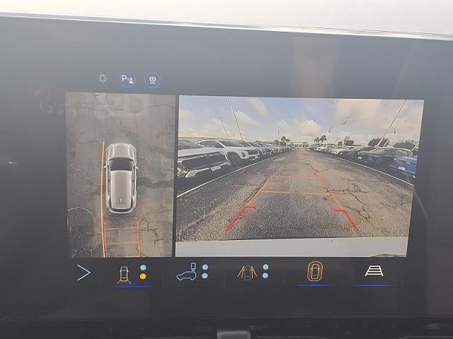 2027 Chevrolet Equinox LT - Photo 8