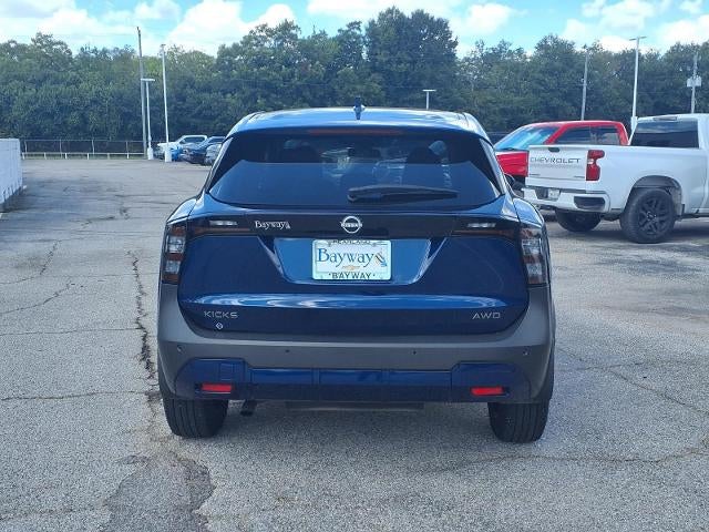 2025 Nissan Kicks SV