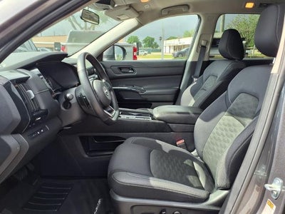 2025 Nissan Pathfinder SV FWD