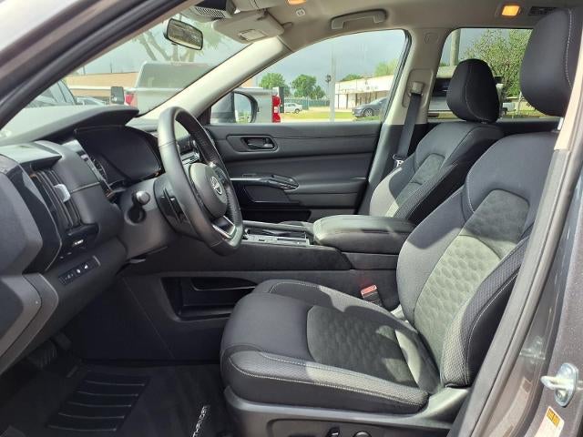 2025 Nissan Pathfinder SV FWD