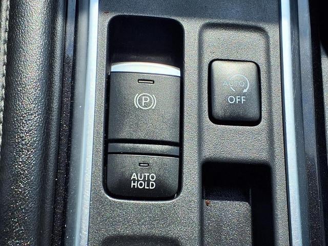 2023 Nissan Pathfinder SL FWD