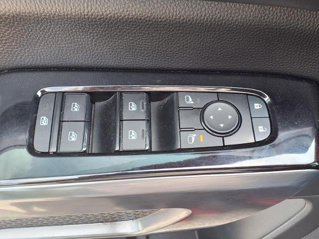 2023 Nissan Pathfinder SL FWD