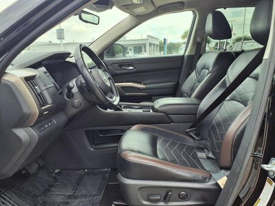 2023 Nissan Pathfinder Platinum 4WD