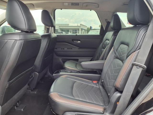 2023 Nissan Pathfinder Platinum 4WD