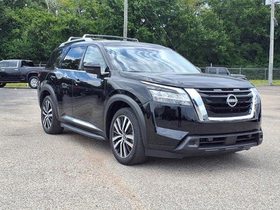 2023 Nissan Pathfinder Platinum 4WD