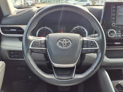2022 Toyota Highlander LE