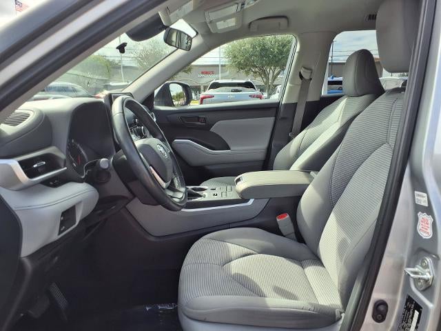 2022 Toyota Highlander LE