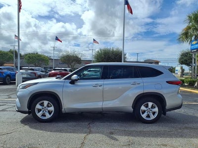 2022 Toyota Highlander LE