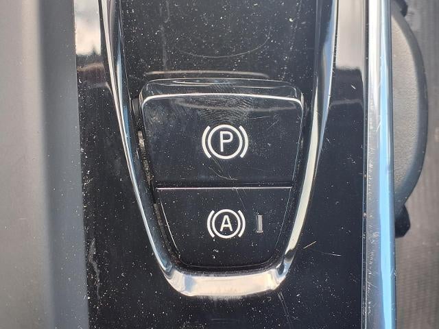 2024 Volvo S60 Plus Dark Theme