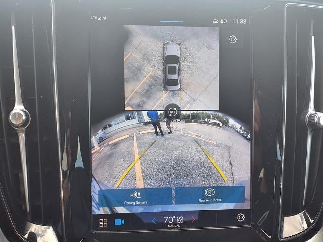 2024 Volvo S60 Plus Dark Theme