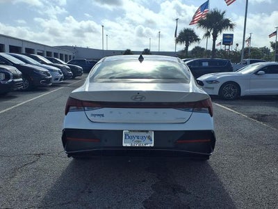2024 Hyundai Elantra Limited