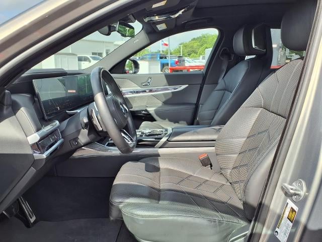 2025 BMW 7 Series 740i